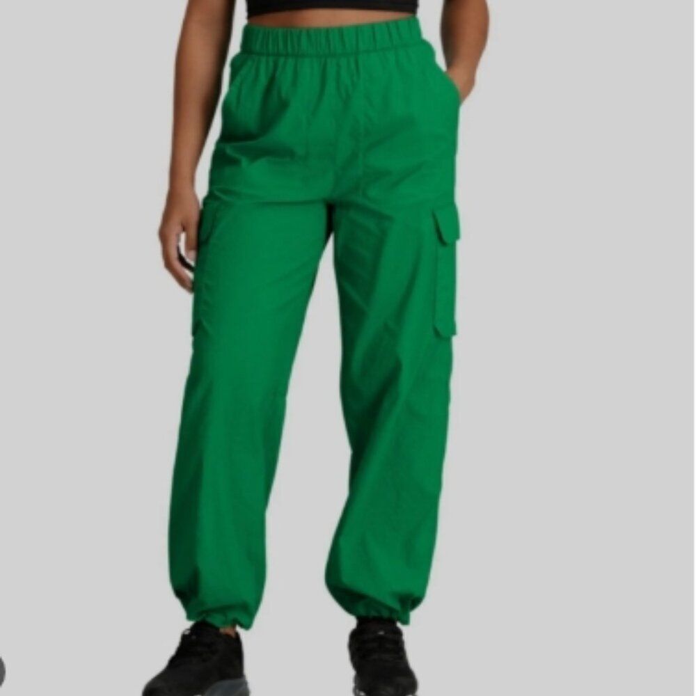 Like New! The North Face Women’s Spring Peak Cargo Pants Green in Size XL